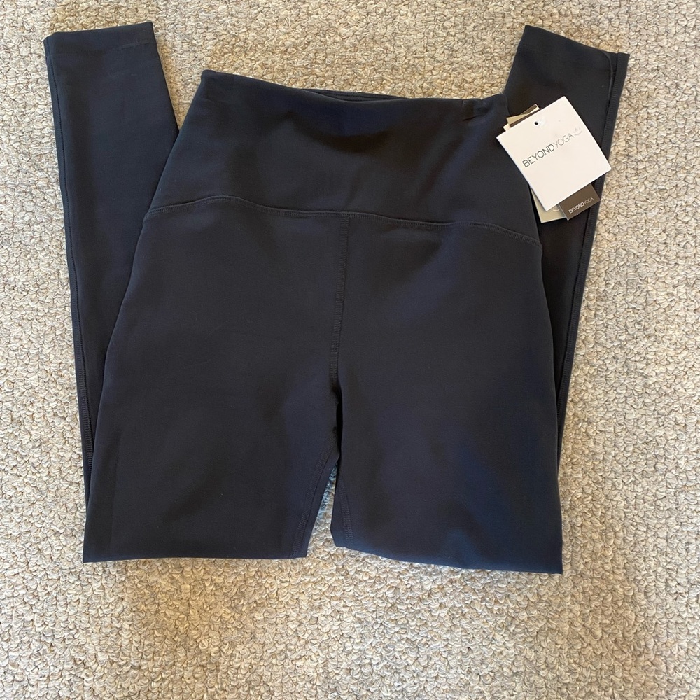 Beyond yoga power beyond strive midi legging 2.0 brand new with tags